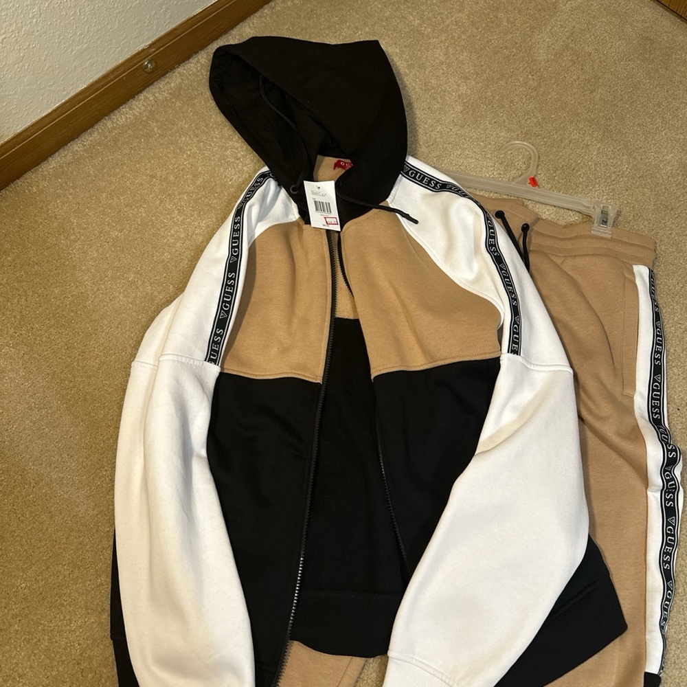 Guess Sweatsuit